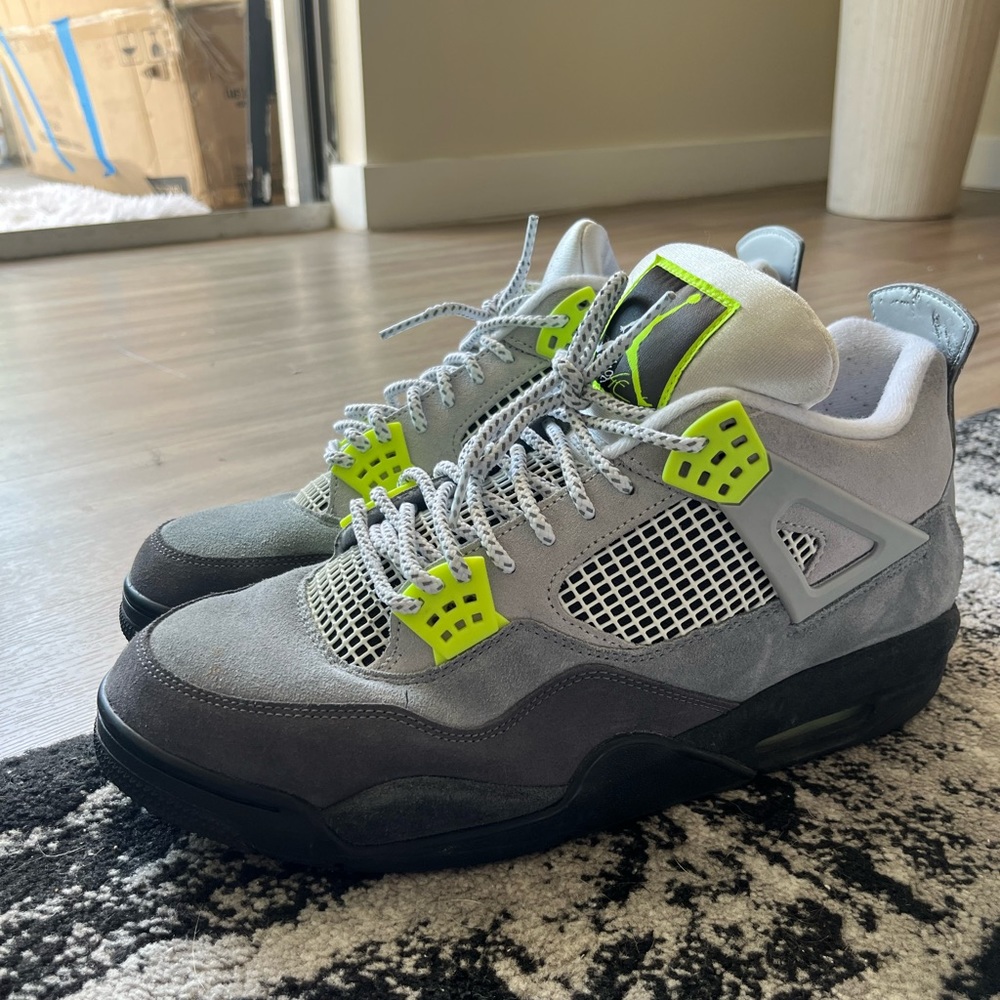 Air Jordan 4 Retro SE 'Neon 95'